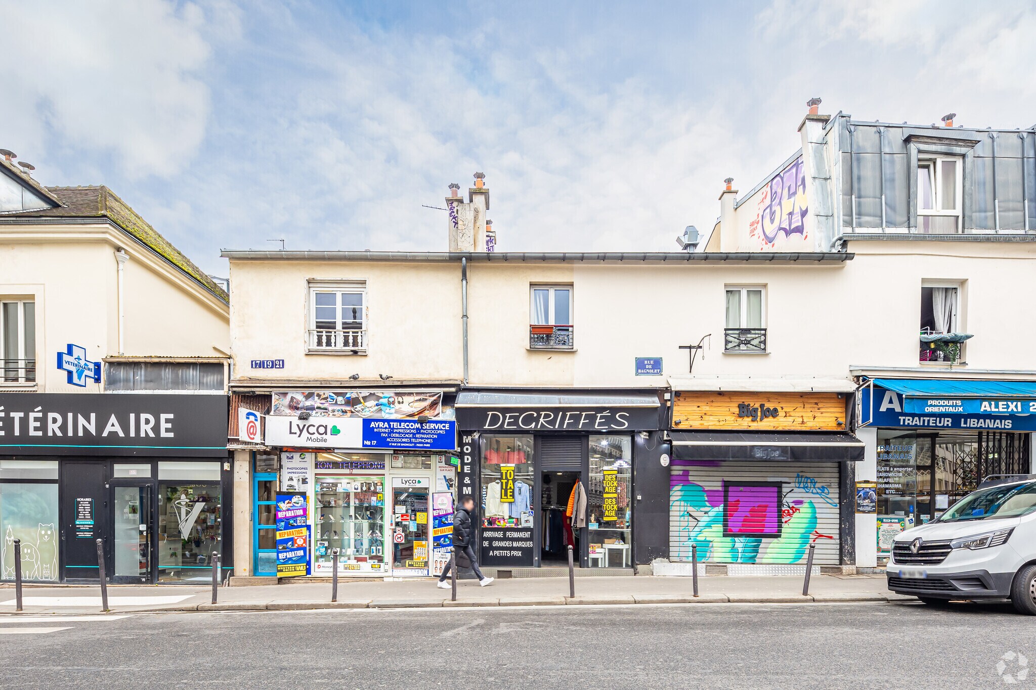 Multifamily in Paris for sale Primary Photo- Image 1 of 3