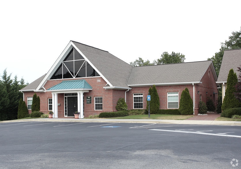 Merchants Square Professional Center portfolio of 3 properties for sale on LoopNet.com - Building Photo - Image 2 of 5