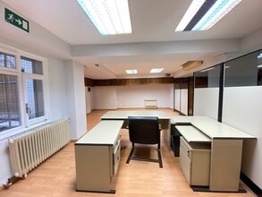 Retail in Madrid, Madrid for lease Interior Photo- Image 2 of 14