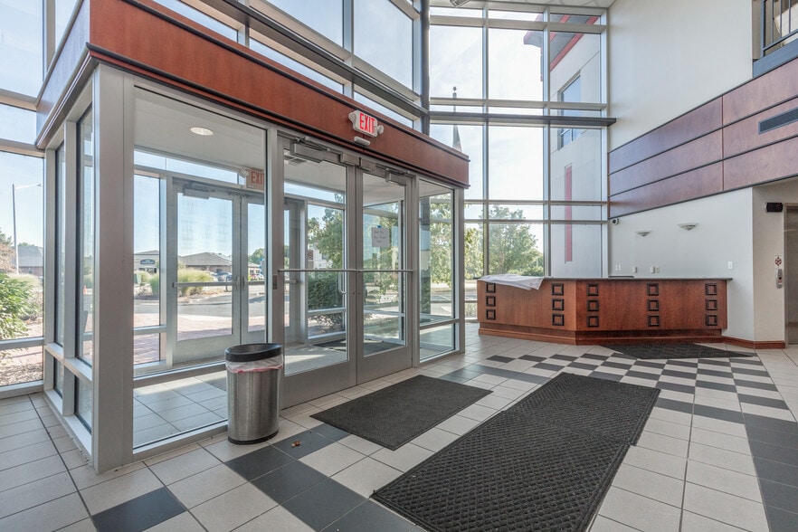 265 Admiral Trost Rd, Columbia, IL for sale - Building Photo - Image 3 of 9