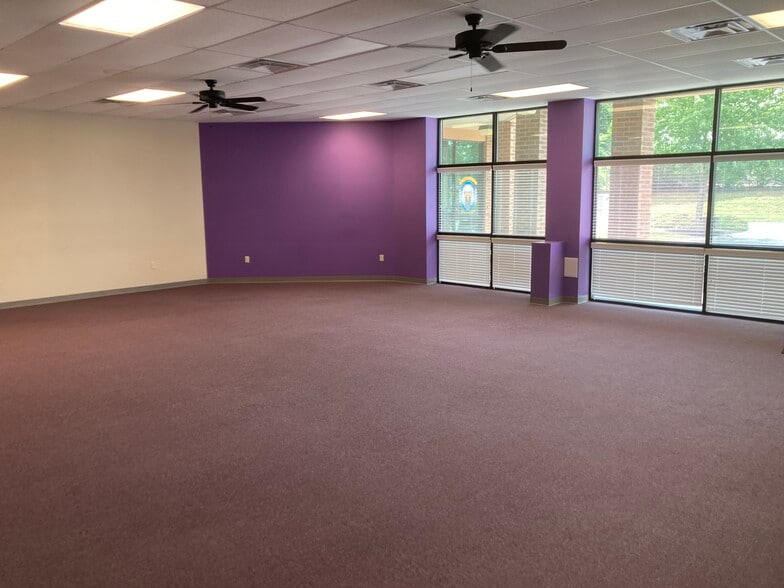 1074 Pedigo Way, Bowling Green, KY for lease - Building Photo - Image 2 of 15