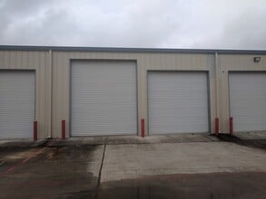 1821 Dickinson Ave, Dickinson, TX for lease Building Photo- Image 2 of 6