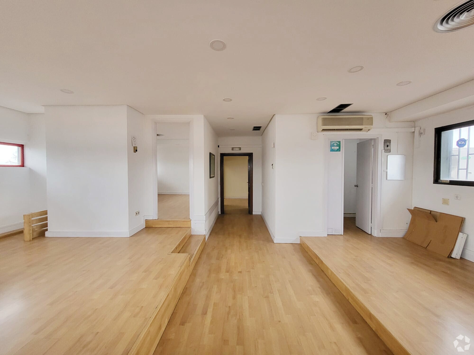 Calle Tierra De Barros, 2, Coslada, Madrid for lease Interior Photo- Image 1 of 17