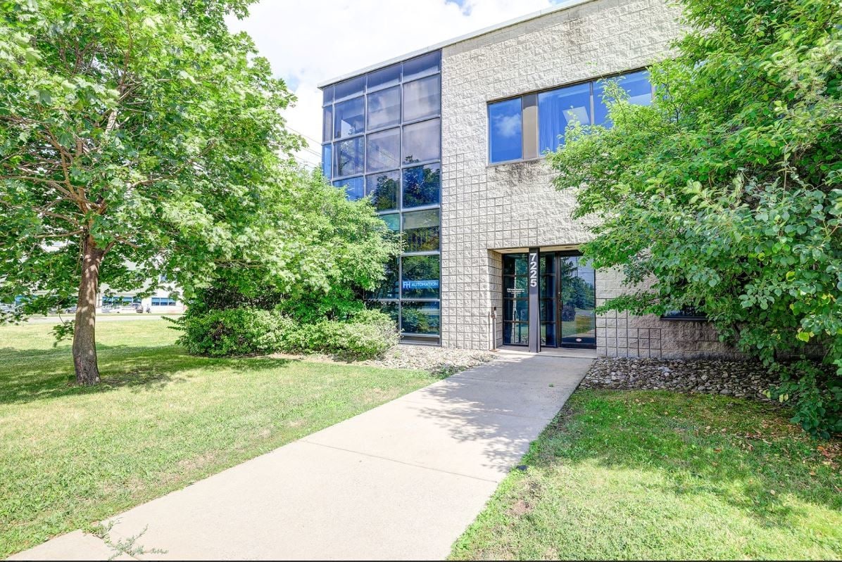 7225 Tranmere Dr, Mississauga, ON L5S 1N4 7225 Tranmere Dr, Mississauga, ON L5S 1N4