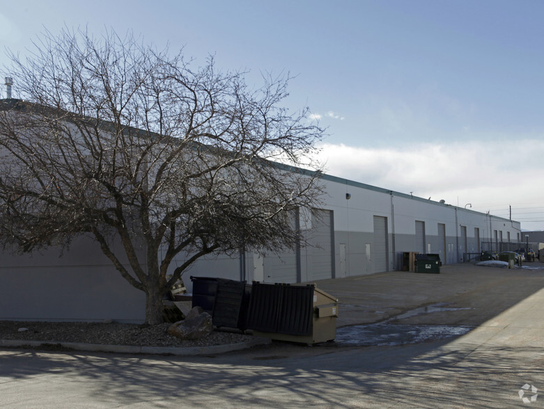 5855 E 45th Ave, Denver, CO for lease - Building Photo - Image 2 of 3