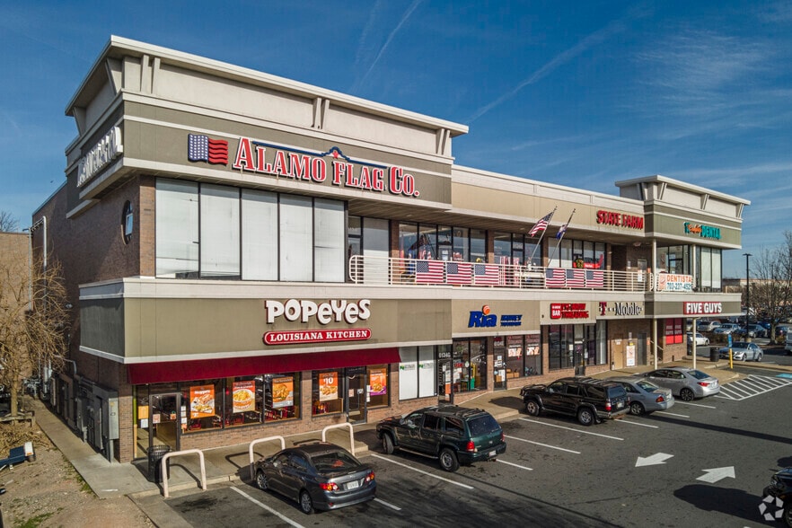 6100-6138 Arlington Blvd, Falls Church, VA for lease - Building Photo - Image 2 of 3