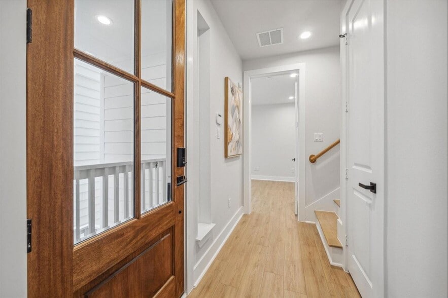 1037 W 17th St, Houston, TX for sale - Interior Photo - Image 2 of 30