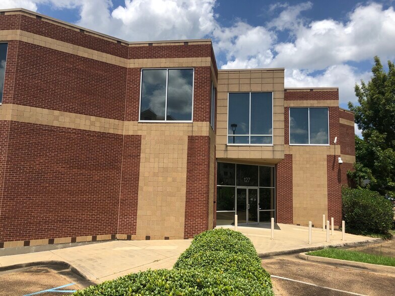 127 Dyess Rd, Ridgeland, MS for sale - Building Photo - Image 1 of 1