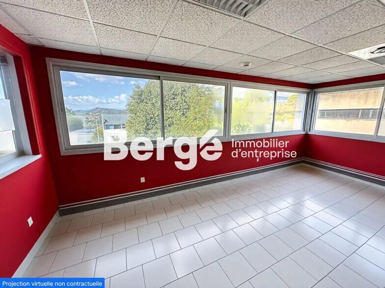 Office in Mouans-Sartoux for lease - Interior Photo - Image 3 of 6
