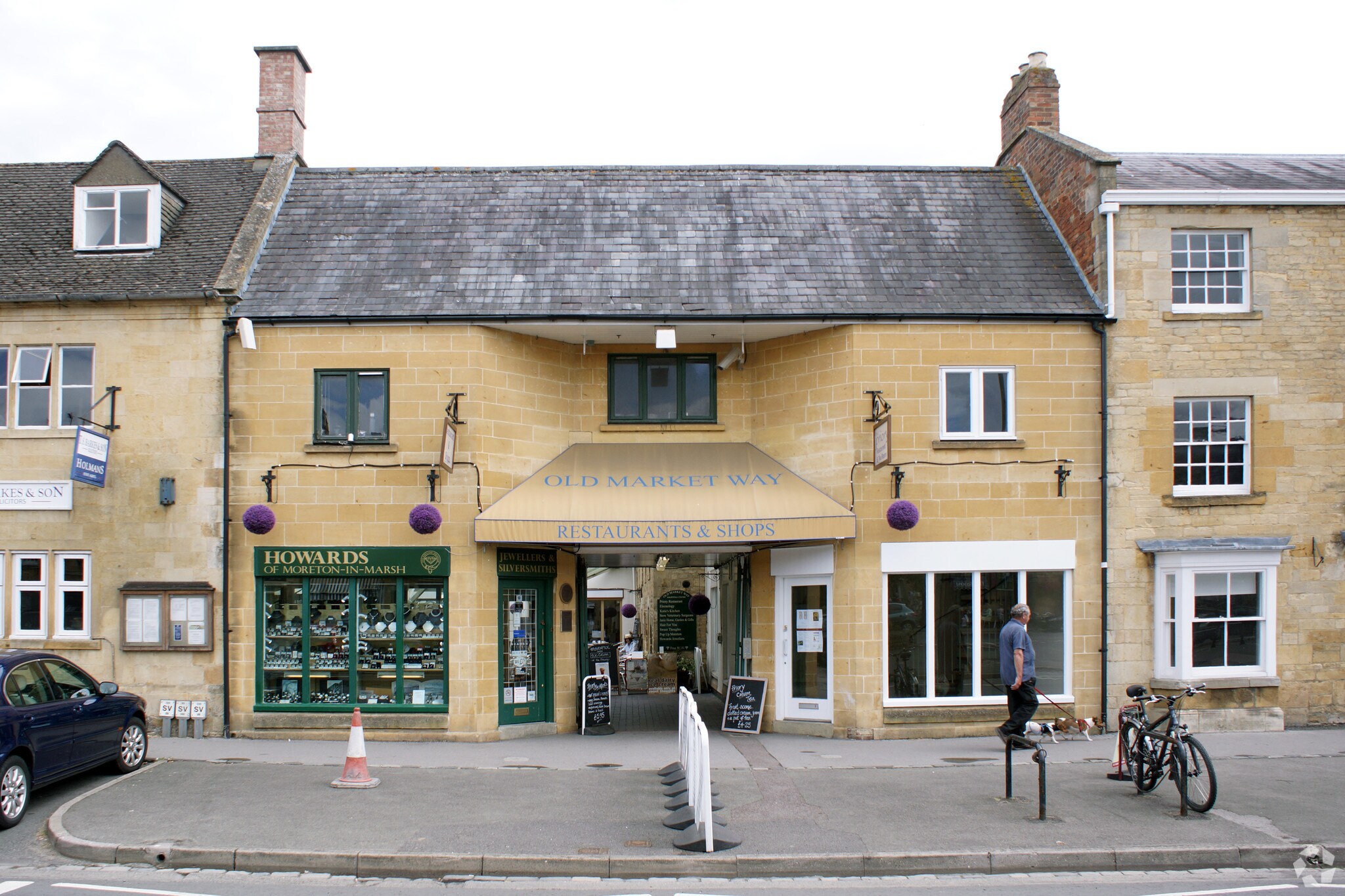 High St, Moreton In Marsh for sale Primary Photo- Image 1 of 1