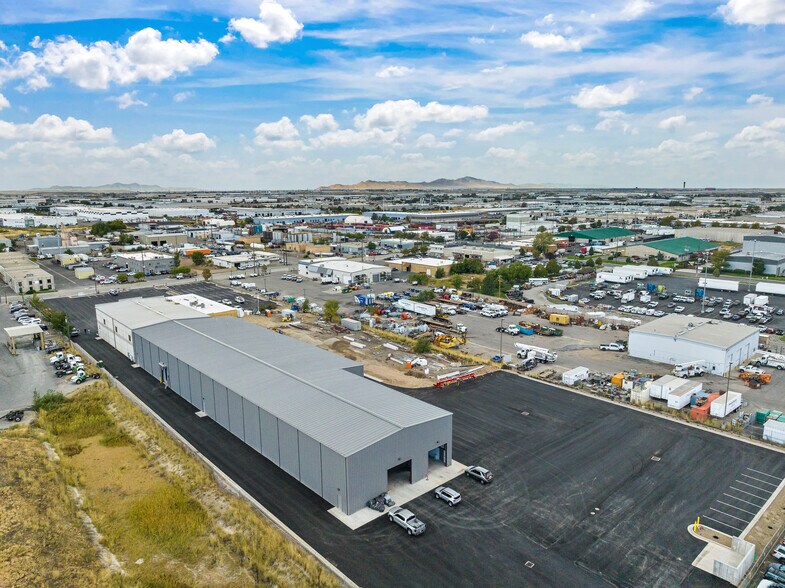 1595 S Pioneer Rd, Salt Lake City, UT for sale - Building Photo - Image 1 of 4