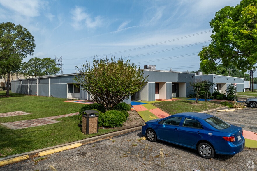 10860 Rockley Rd, Houston, TX for sale - Primary Photo - Image 1 of 17