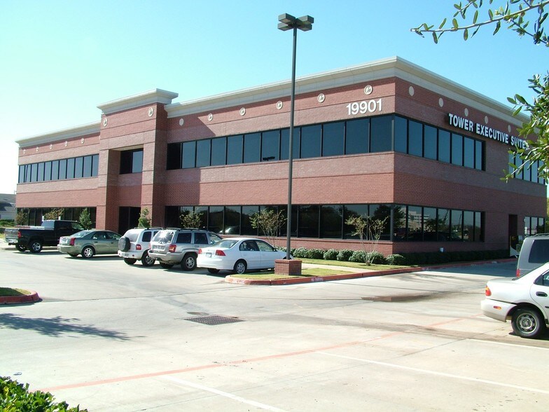 19901 Southwest Fwy, Sugar Land, TX for lease - Executive Suites - Sugar Land, Texas 300 sf - Image 1 of 2