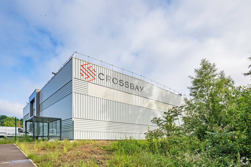 17 Rue D'Epluches, SAINT-OUEN-L'AUMONE for lease - Primary Photo - Image 1 of 7