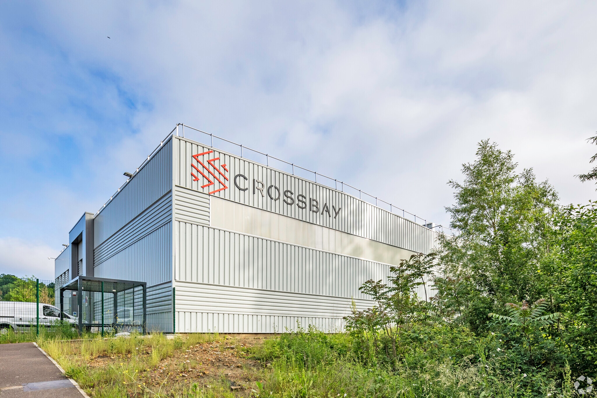 17 Rue D'Epluches, SAINT-OUEN-L'AUMONE for lease Primary Photo- Image 1 of 8