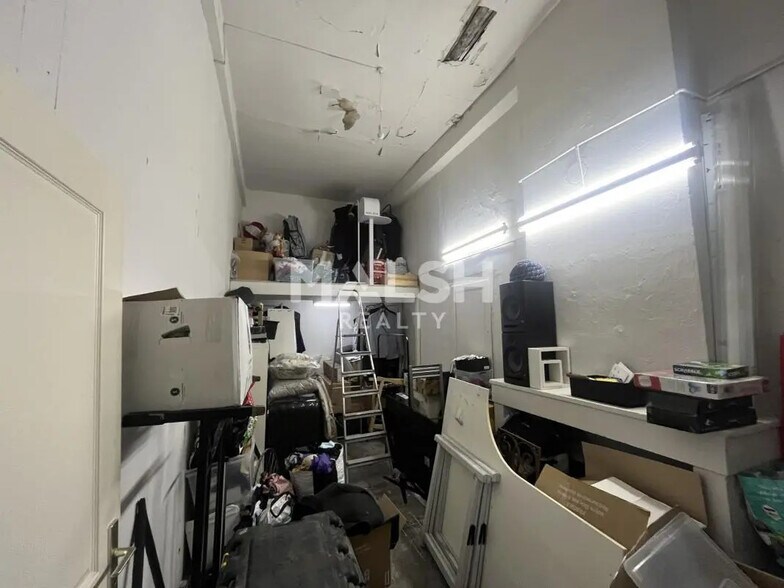 Retail in Lyon for lease - Building Photo - Image 2 of 4