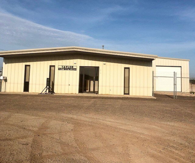 913 NW Mustang Dr, Andrews, TX 79714