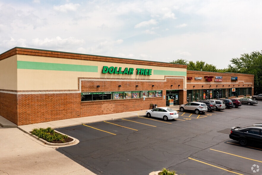 943-955 N McLean Blvd, Elgin, IL for lease - Primary Photo - Image 1 of 26