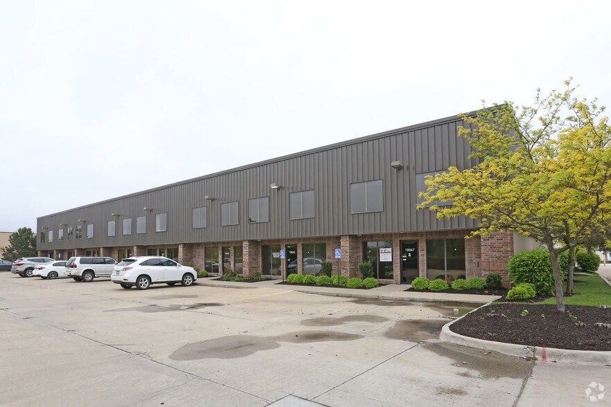 19933-19947 W 162nd St, Olathe, KS for sale - Primary Photo - Image 1 of 1