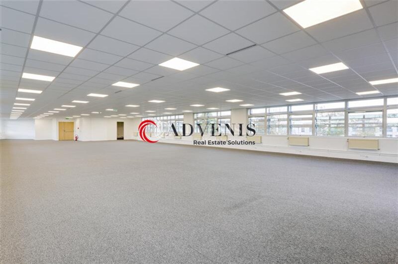 Office in Orly for lease - Building Photo - Image 1 of 7