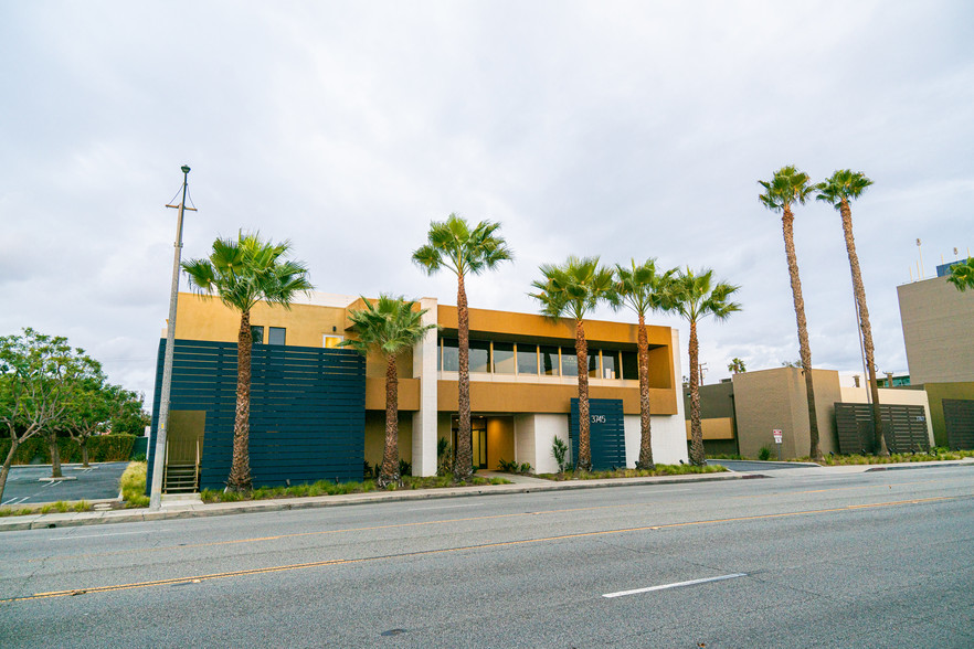 3745 Long Beach Blvd, Long Beach, CA for sale - Building Photo - Image 2 of 17