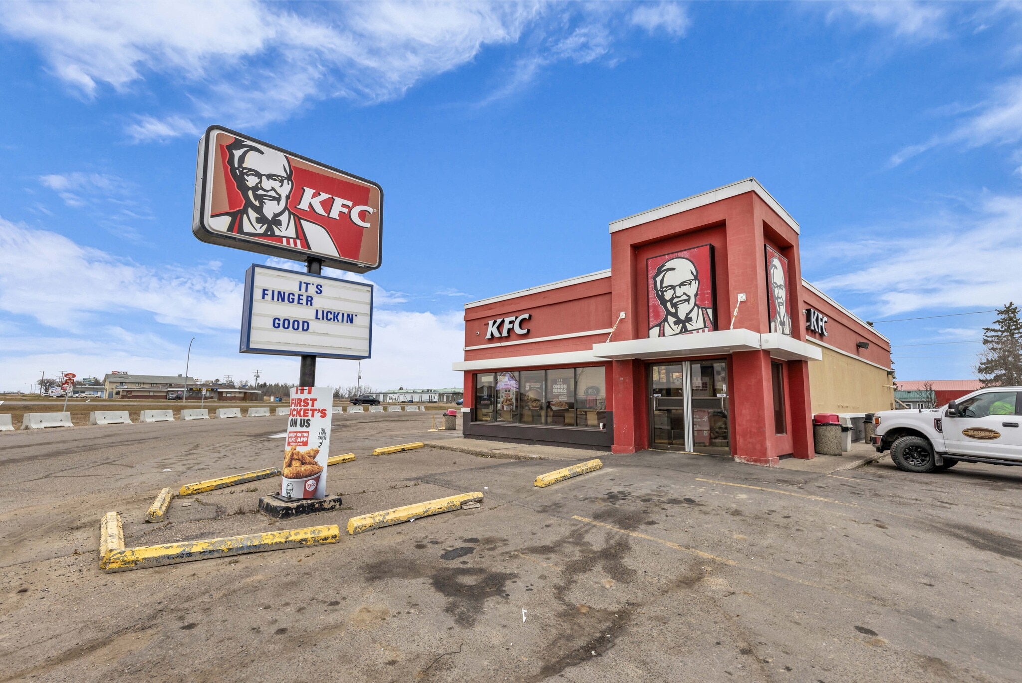 106 9th W St, Meadow Lake, SK for sale Primary Photo- Image 1 of 2