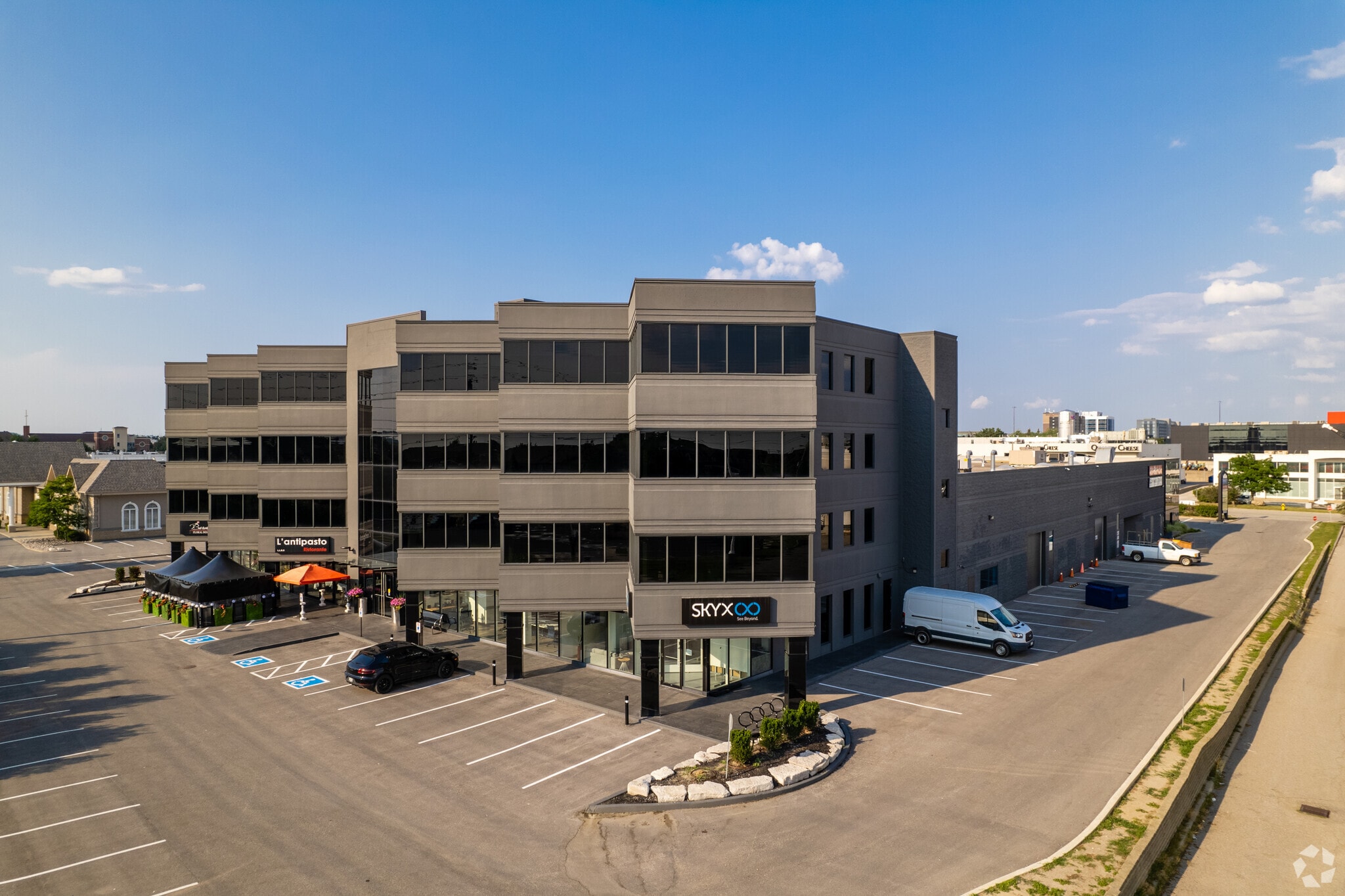 8001 Weston Rd, Vaughan, ON for lease Primary Photo- Image 1 of 5