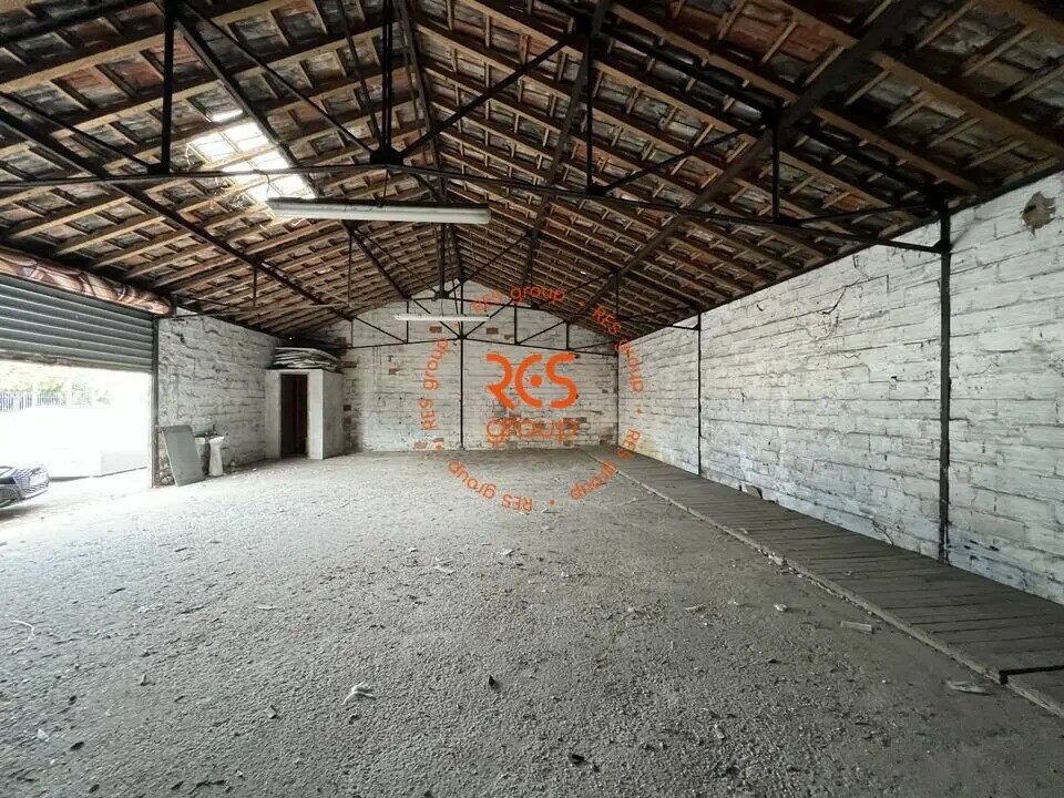 Industrial in Bordeaux for sale Building Photo- Image 1 of 8