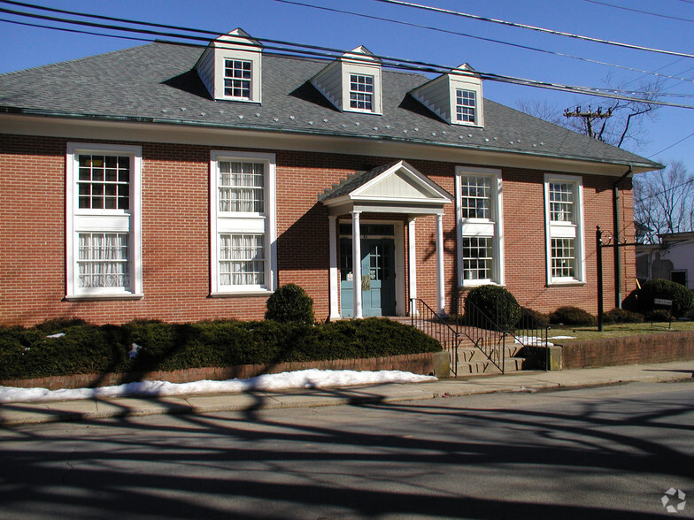 21 Main St, Round Hill, VA for sale - Building Photo - Image 1 of 1