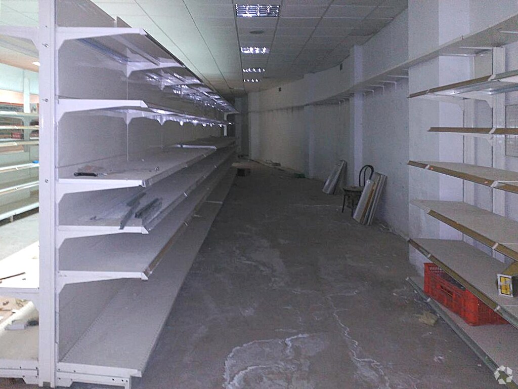 Ávila, AVI 05005 - Unit Puerta 00, Esc. 1 - - Interior Photo - Image 2 of 10