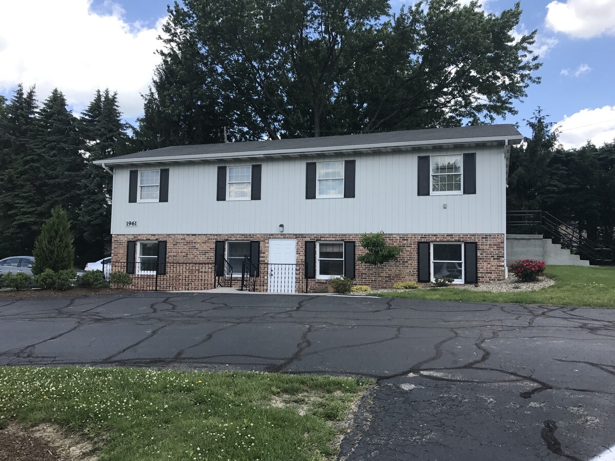 1965 Shenango Valley Fwy, Hermitage, PA 16148