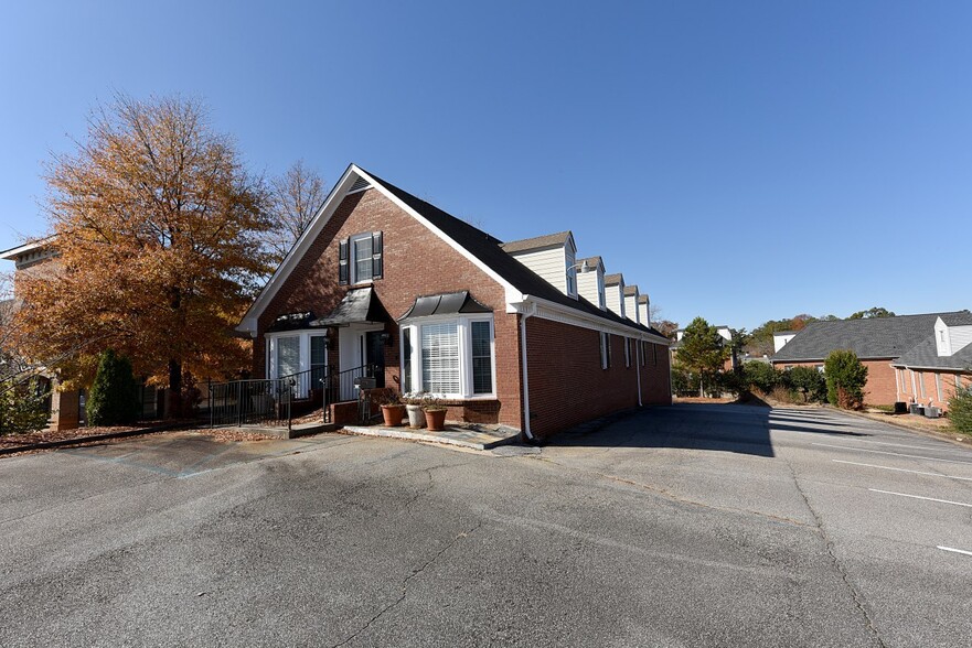 2601 Sandy Plains Rd, Marietta, GA for lease - Building Photo - Image 1 of 23