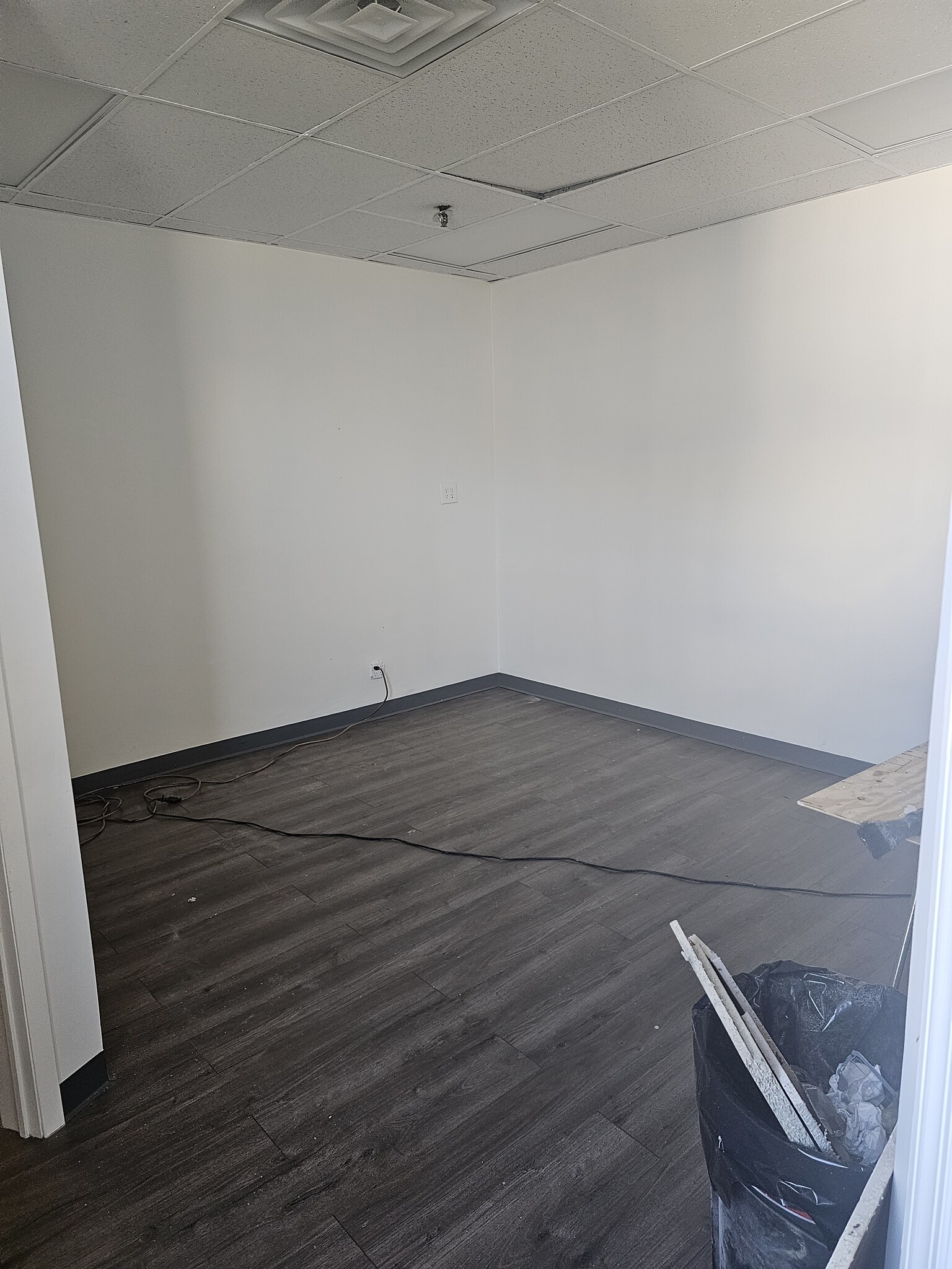 3096 Steinway St, Astoria, NY for lease Interior Photo- Image 1 of 1