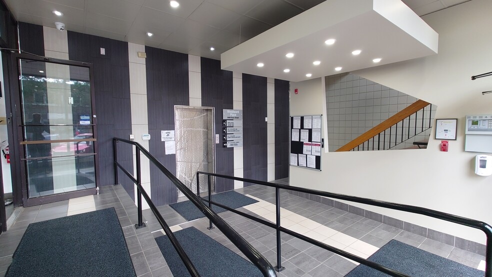 5008 50 St, Red Deer, AB for lease - Interior Photo - Image 2 of 3