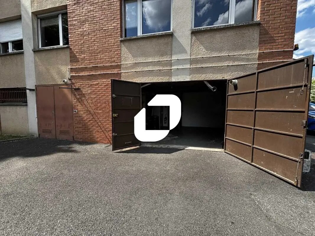 Office in Évry-Courcouronnes for lease Building Photo- Image 1 of 15