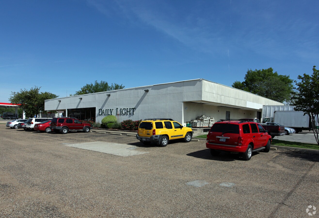 200 W Marvin Ave, Waxahachie, TX 75165