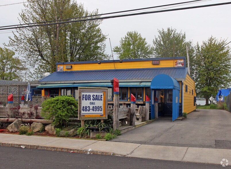 8506 Greig St, Sodus Point, NY for sale - Primary Photo - Image 1 of 1