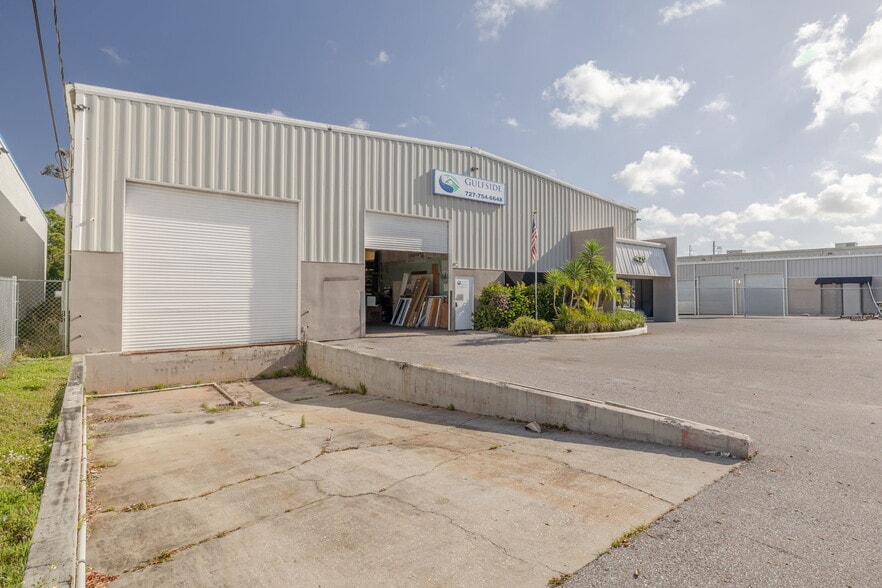 420 Roberts Rd, Oldsmar, FL for sale - Building Photo - Image 3 of 13