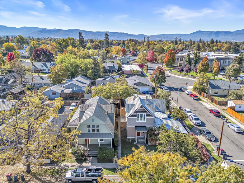 441 N Grape St, Medford, OR for sale - Aerial - Image 2 of 52