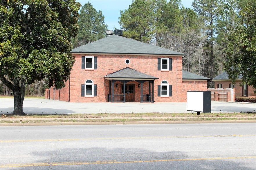 2010 W Dekalb St, Camden, SC for sale - Building Photo - Image 1 of 1