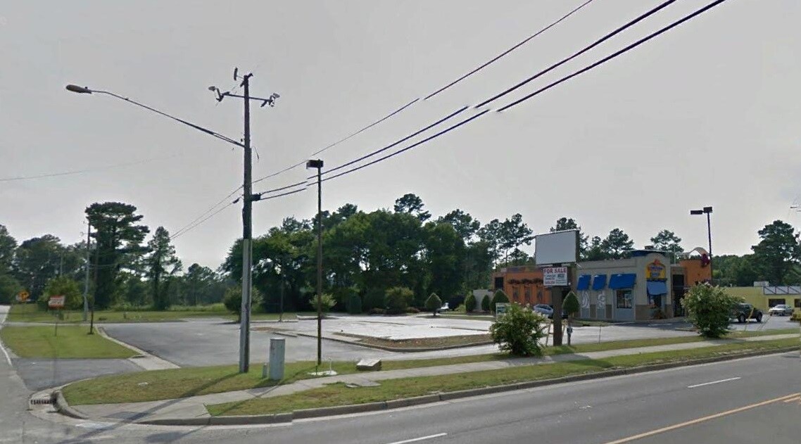 59095915 Yadkin Rd, Fayetteville, NC 28303