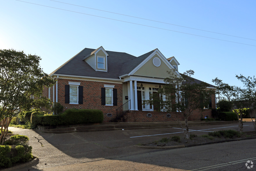 4680 Mcwillie Dr, Jackson, MS for sale - Building Photo - Image 1 of 9