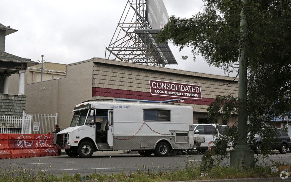 508-510 W MacArthur Blvd, Oakland, CA for sale - Building Photo - Image 3 of 9
