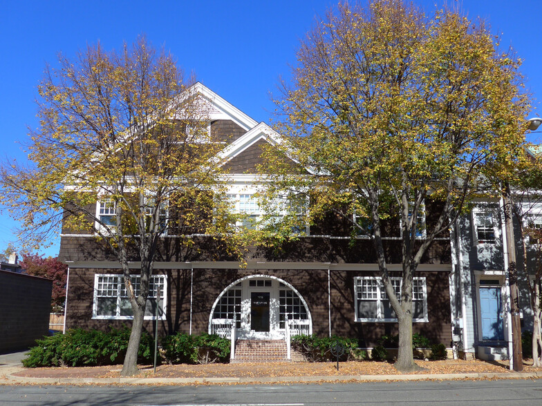 1215 Cameron St, Alexandria, VA for lease - Primary Photo - Image 1 of 14