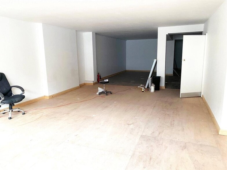 Cross St, Combe Martin for sale - Interior Photo - Image 2 of 3