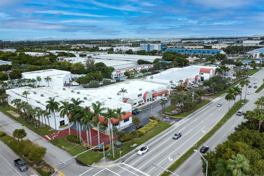 2100-2270 NW 87th Ave, Miami, FL for lease - Building Photo - Image 1 of 11