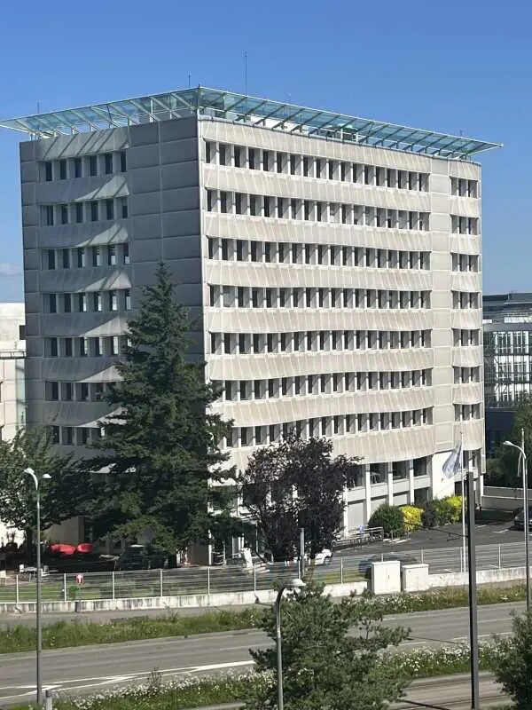 11 Avenue Morane Saulnier, Vélizy-Villacoublay for lease Building Photo- Image 1 of 8