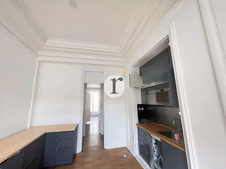 Office in Lille for lease - Interior Photo - Image 3 of 11