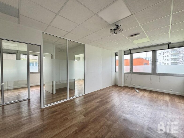 Office in Bruges for lease - Interior Photo - Image 2 of 13