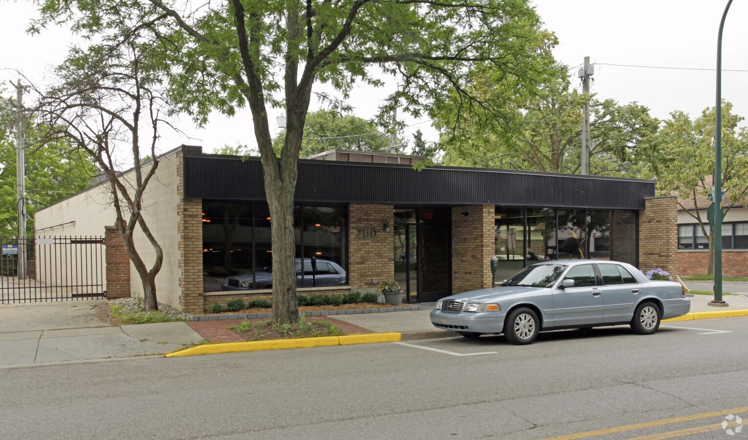 200 E Brown St, Birmingham, MI 48009